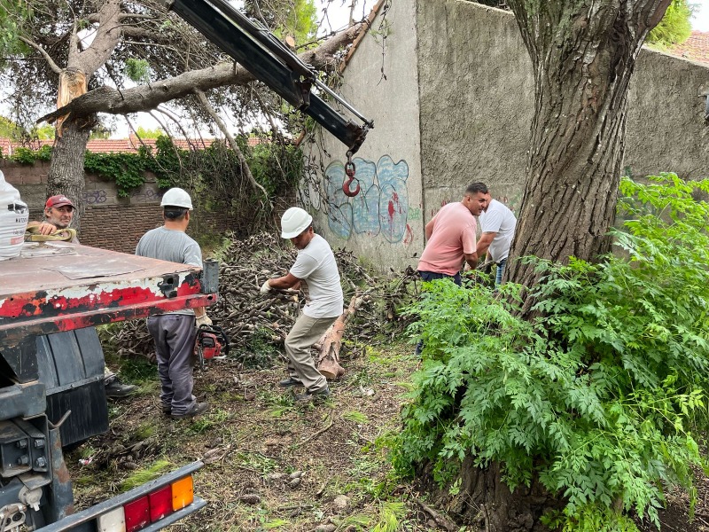 Operativo en diferentes barrios afectados por la tormenta